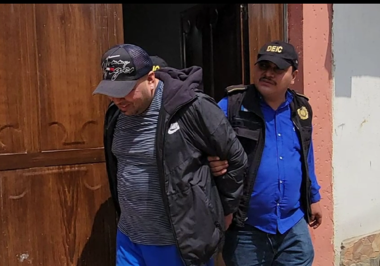 Detienen a cabecilla de la MS en Jutiapa con arma hechiza, drogas y dinero detienen-a-cabecilla-de-la-ms-en-jutiapa-con-arma-hechiza-drogas-y-dinero-125107-125230.png