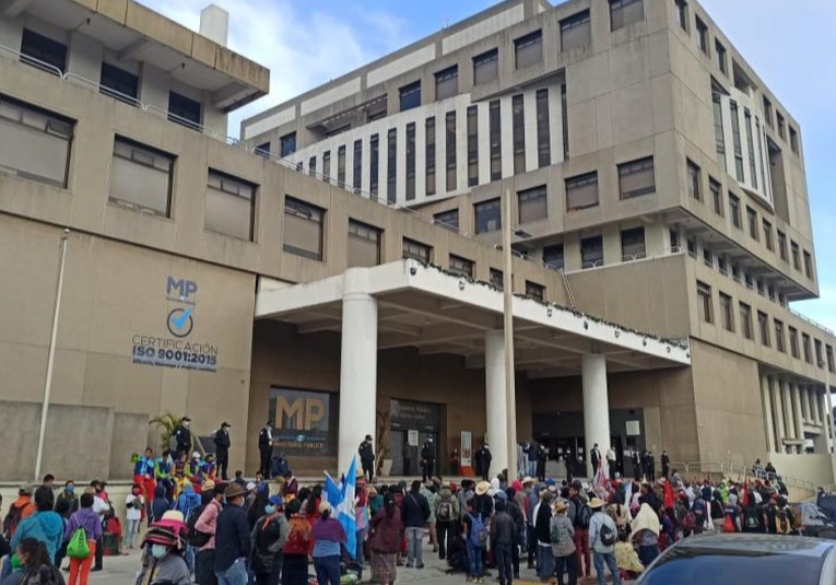Día de Protestas: Distintas Organizaciones se Unen Frente al Ministerio Público en la Capital dia-de-protestas-distintas-organizaciones-se-unen-frente-al-ministerio-publico-en-la-capital-125003-125017.jpg
