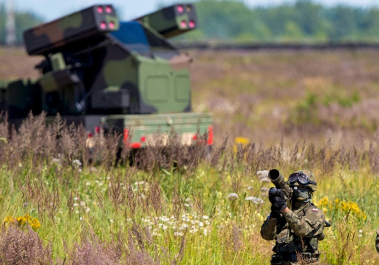Diez países de la OTAN acuerdan comprar conjuntamente equipos de defensa aérea y misiles diez-paises-de-la-otan-acuerdan-comprar-conjuntamente-equipos-de-defensa-aerea-y-misiles-091300-091306.jpg