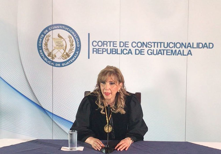 Dina Ochoa continúa como magistrada titular en la CC