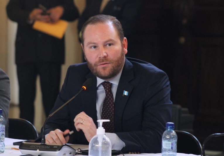 Diputado Arzú presentará iniciativa de ley para reducir incremento en el precio de los combustibles diputado-arzu-presentar-iniciativa-de-ley-para-reducir-incremento-en-el-precio-de-los-combustibles-131535-131543.jpg