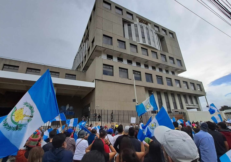 Dirigentes de protesta evalúan nuevas medidas para exigir renuncia de jefa del MP dirigentes-de-protesta-evaluan-nuevas-medidas-para-exigir-renuncia-de-jefa-del-mp-133034-133112.jpg