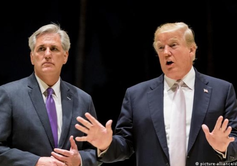 Donald Trump pide a los republicanos votar por Kevin McCarthy para presidir la Cámara baja