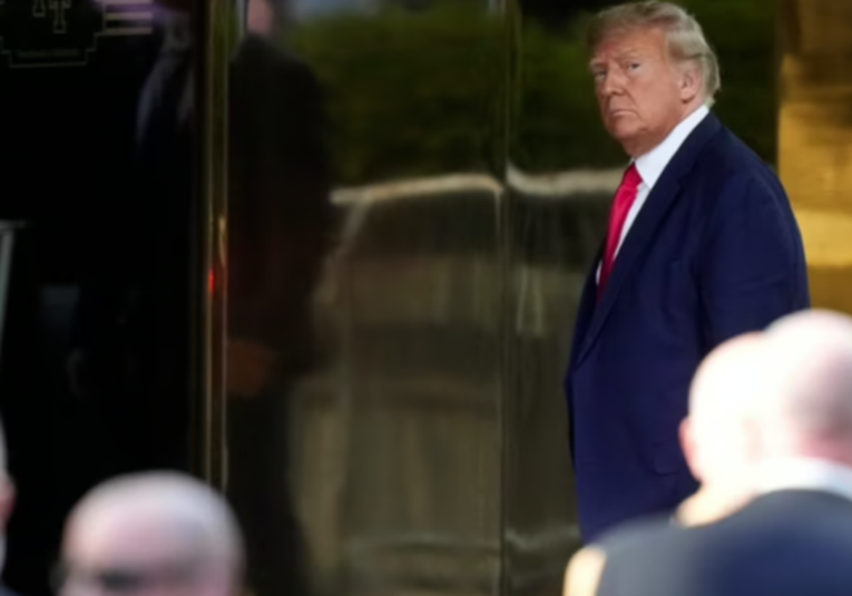 Donald Trump se entregará en un proceso penal histórico en EEUU donald-trump-se-entregar-en-un-proceso-penal-historico-en-eeuu-102148-102155.png