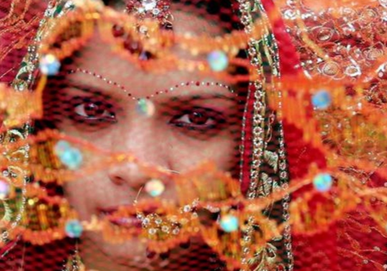 Dos mil arrestos en India en operación contra matrimonio de niñas con adultos