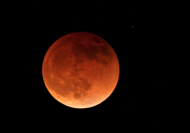 Eclipse total de luna podrá verse el martes en América del Norte