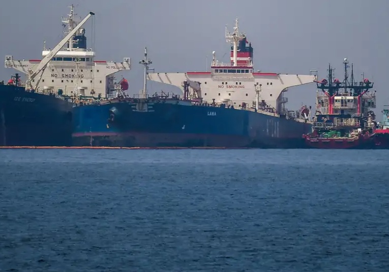 EEUU impone más sanciones al comercio de petróleo iraní eeuu-impone-m-s-sanciones-al-comercio-de-petroleo-irani-090111-090117.jpg