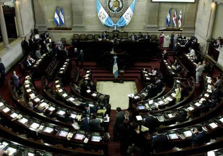 El Congreso busca crear impuestos para la economí­a informal el-congreso-busca-crear-impuestos-para-la-economia-informal-191632-191705.jpg