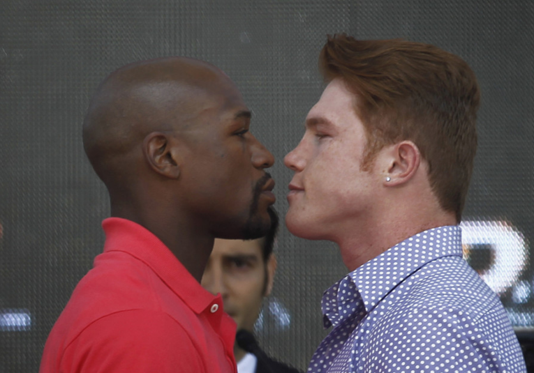 El invicto Floyd Mayweather afirma que 'Canelo' ílvarez podrí­a *no haber estado limpio en muchos combates*