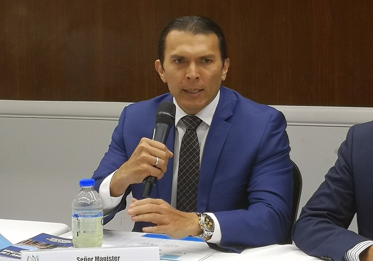 El magistrado Gabriel Aguilera confirma que no renunciará a pesar de recibir amenazas el-magistrado-gabriel-aguilera-confirma-que-no-renunciar-a-pesar-de-recibir-amenazas-161607-161721.jpg
