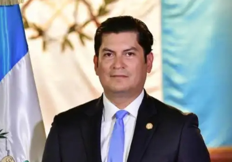 El Ministro de Economía Janio Rosales renuncia a su cargo el-ministro-de-economia-janio-rosales-renuncia-a-su-cargo-190700-190726.jpg