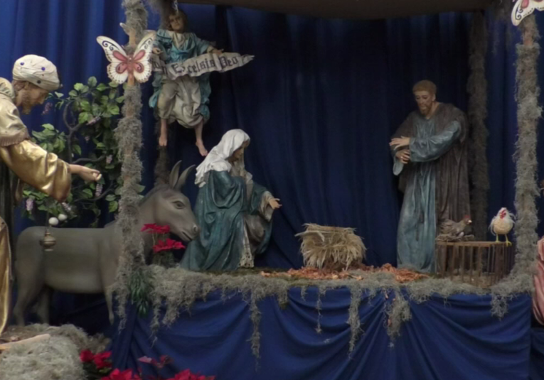 El nacimiento gigante de La Merced es visitado por cientos de devotos católicos el-nacimiento-gigante-de-la-merced-es-visitado-por-cientos-de-devotos-catolicos-170808-171001.png