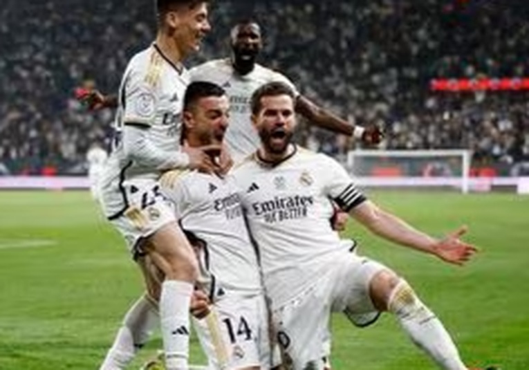 El Real Madrid se apunta un derbi impredecible y jugará la final de la Supercopa de España el-real-madrid-se-apunta-un-derbi-impredecible-y-jugar-la-final-de-la-supercopa-de-espana-174014-174029.jpg