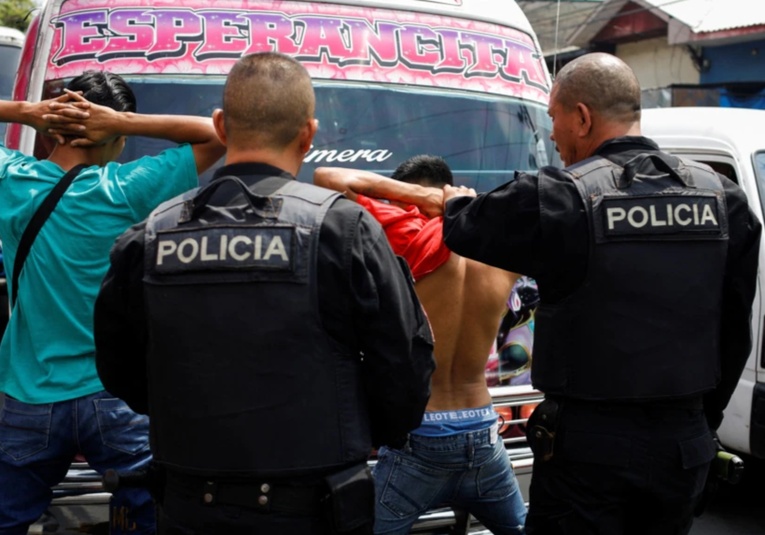 El Salvador informa haber arrestado a 7.467 pandilleros en 12 dí­as el-salvador-informa-haber-arrestado-a-7-467-pandilleros-en-12-dias-181214-181247.jpg