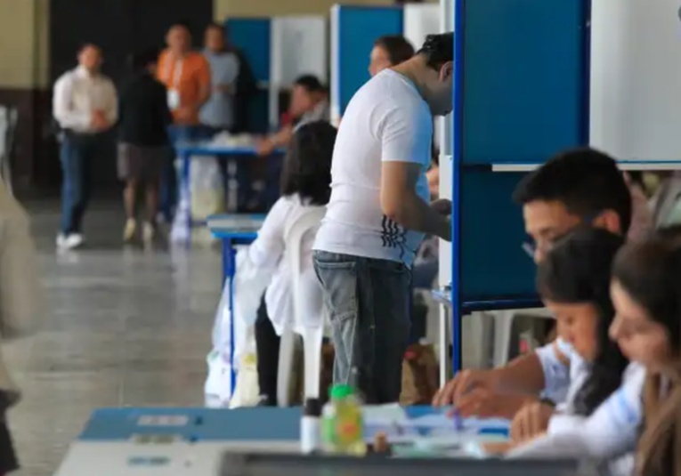 El TSE tomará medidas tras incidentes en 23 centros de votación el-tse-tomar-medidas-tras-incidentes-en-23-centros-de-votacion-194414-194521.jpg