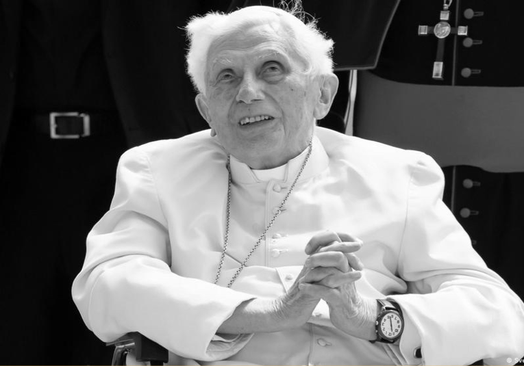 El Vaticano anuncia la muerte del papa emérito Benedicto XVI