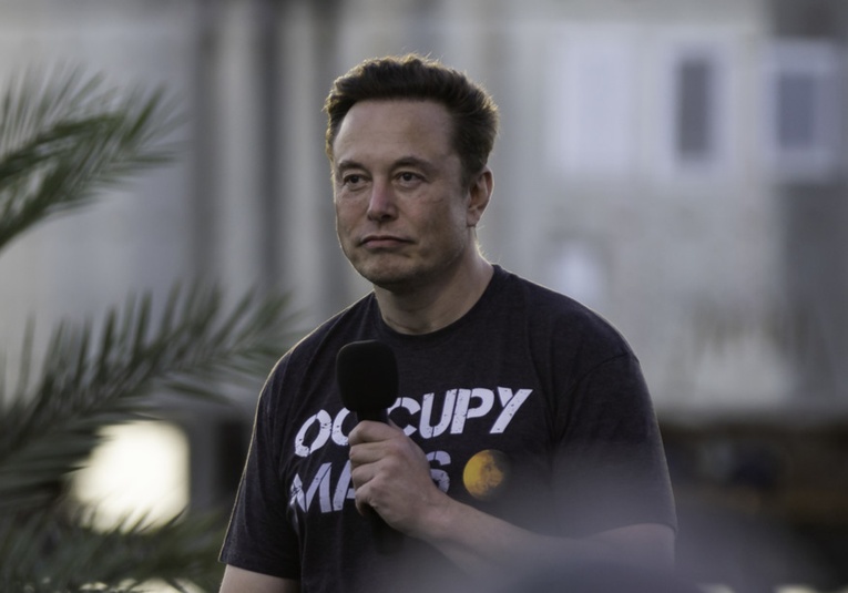 Elon Musk califica a Biden de demasiado viejo para un segundo mandato presidencial elon-musk-califica-a-biden-de-demasiado-viejo-para-un-segundo-mandato-presidencial-213601-213606.jpg