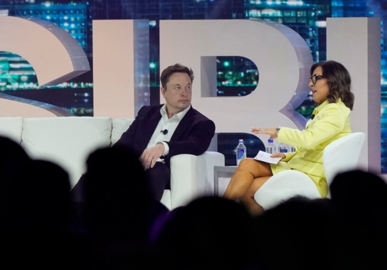 Elon Musk confirma que ejecutiva de NBCUniversal será la nueva directora de Twitter