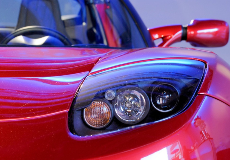 Elon Musk promete que lanzará al mercado el coche deportivo Tesla Roadster en 2025