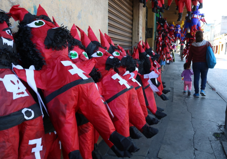 Empresas y asociaciones lanzan campaña *Recupera* enfocada en la tradicional quema del diablo, pero reciclando  empresas-y-asociaciones-lanzan-campana-recupera-enfocada-en-la-tradicional-quema-del-diablo-pero-reciclando-165527-165535.png