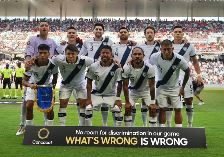 Estados Unidos derrota 2-1 a Guatemala en semifinales
