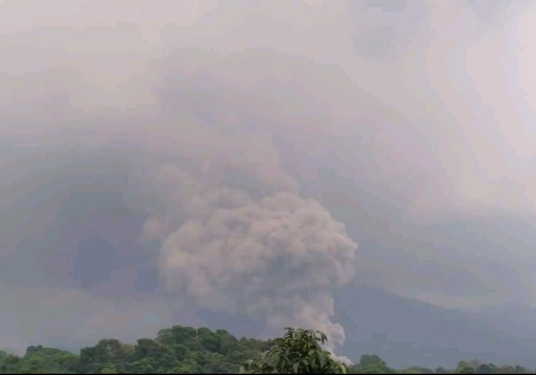 Evacuan a pobladores de las cercaní­as del Volcán de Fuego por incremento de actividad volcánica evacuan-a-pobladores-de-las-cercanias-del-volc-n-de-fuego-por-incremento-de-actividad-volc-nica-182630-183541.jpg