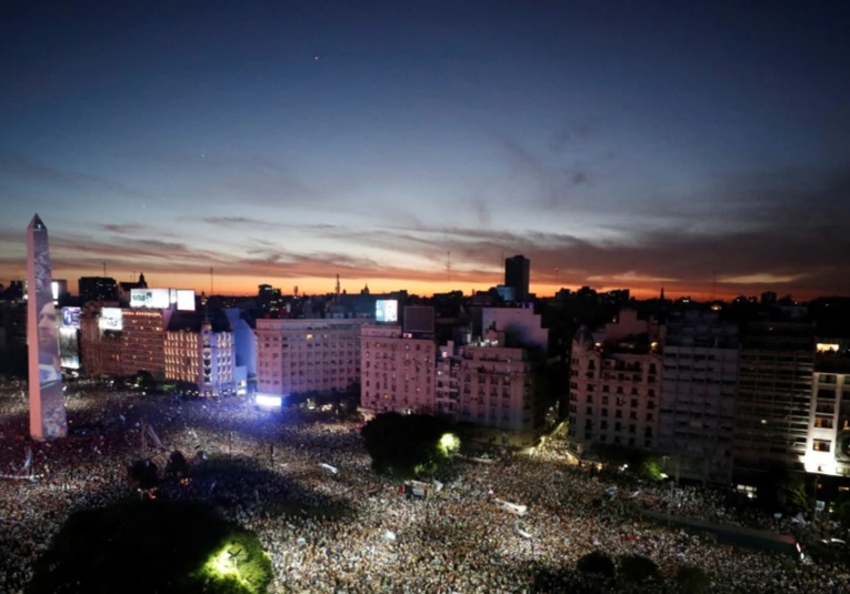 Fervor y entusiasmo en Argentina tras triunfo en el Mundial fervor-y-entusiasmo-en-argentina-tras-triunfo-en-el-mundial-140115-140146.jpg