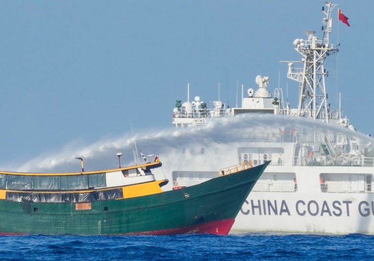 Filipinas rechaza ayuda de EE.UU. en operaciones en el mar de la China Meridional filipinas-rechaza-ayuda-de-ee-uu-en-operaciones-en-el-mar-de-la-china-meridional-093405-093418.jpg