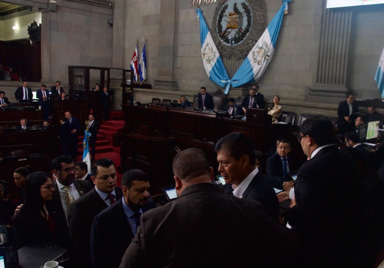 Finaliza la elección de magistrados en el Congreso, queda pendiente la juramentación de la Corte Suprema finaliza-la-eleccion-de-magistrados-en-el-congreso-queda-pendiente-la-juramentacion-de-la-corte-suprema-151855-151914.jpg