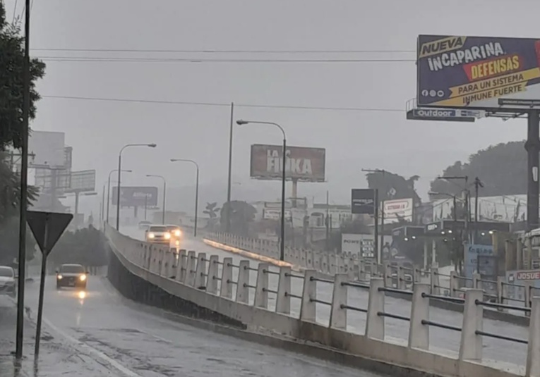 Fuertes lluvias generan estragos en infraestructura y viviendas en la ciudad y alrededores fuertes-lluvias-generan-estragos-en-infraestructura-y-viviendas-en-la-ciudad-y-alrededores-171546-171654.jpg