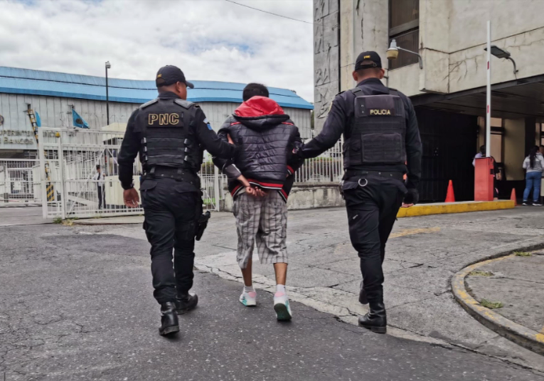 Fuerzas de seguridad capturaron a peligroso pandillero que tení­a 20 dí­as de haber salido de prisión fuerzas-de-seguridad-capturaron-a-peligroso-pandillero-que-tenia-20-dias-de-haber-salido-de-prision-191224-191340.png