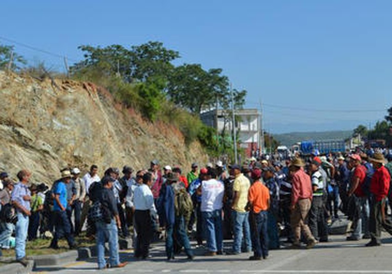 Fuerzas de seguridad de Guatemala se movilizan ante anuncio de desalojo de manifestantes fuerzas-de-seguridad-de-guatemala-se-movilizan-ante-anuncio-de-desalojo-de-manifestantes-174746-174752.jpg