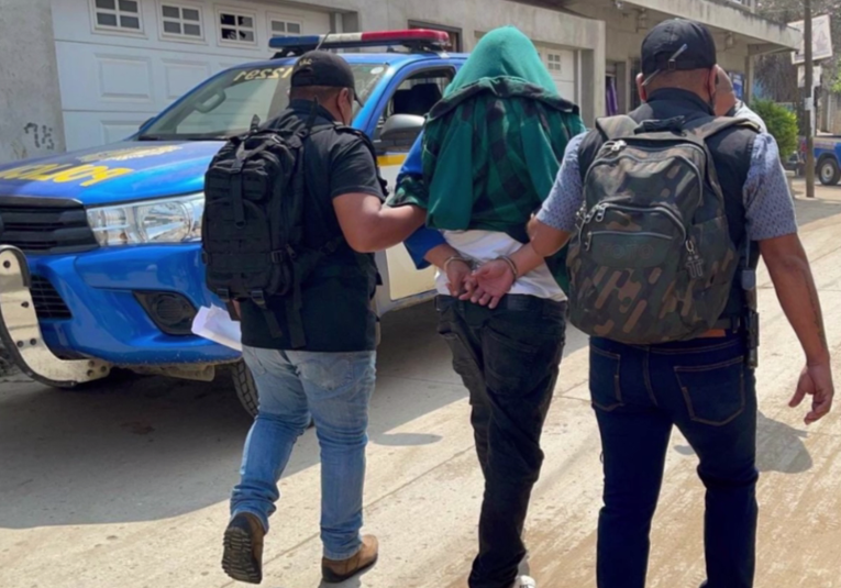 Fuerzas de seguridad realizan allanamientos en búsqueda de una banda dedicada a la explotación sexual fuerzas-de-seguridad-realizan-allanamientos-en-busqueda-de-una-banda-dedicada-a-la-explotacion-sexual-170857-173330.png