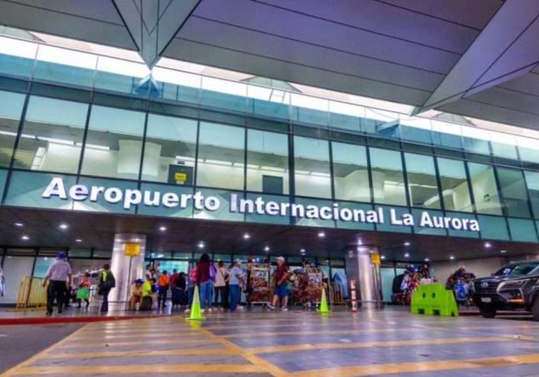Gobernación confirma presencia de agentes de EE. UU. en aeropuerto La Aurora