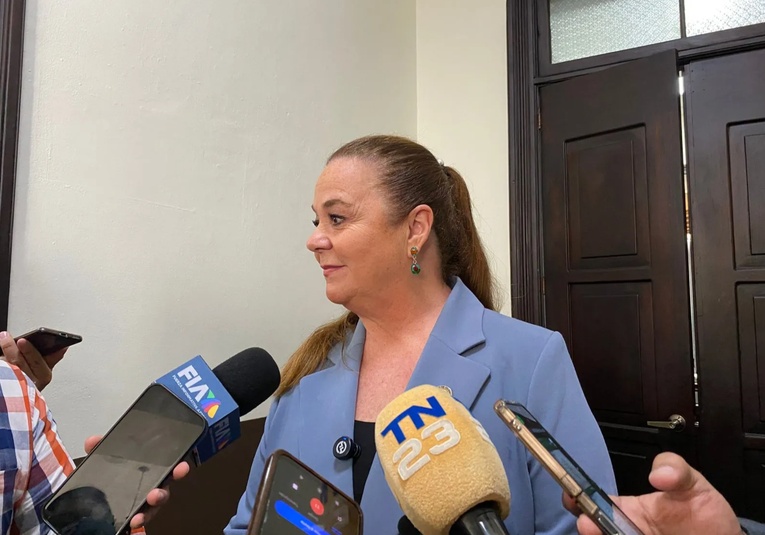 Gobierno anuncia aumento salarial del 5 % para maestros, tras retraso sindical en pacto colectivo gobierno-anuncia-aumento-salarial-del-5-para-maestros-tras-retraso-sindical-en-pacto-colectivo-124815-124854.jpg