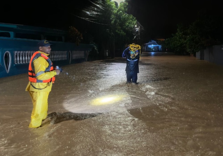 Gobierno de Honduras emite alerta roja en el Caribe ante el impacto de la tormenta tropical Sara gobierno-de-honduras-emite-alerta-roja-en-el-caribe-ante-el-impacto-de-la-tormenta-tropical-sara-170648-170743.jpg