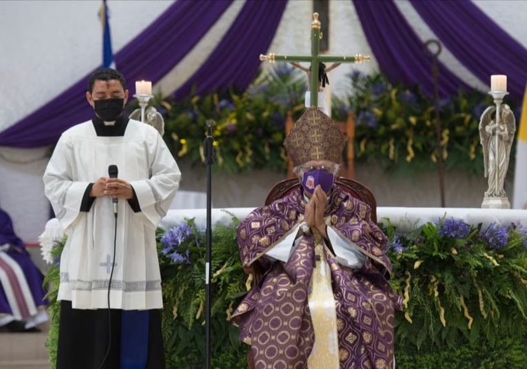 Gobierno de Ortega congela cuentas bancarias a la Iglesia católica de Nicaragua gobierno-de-ortega-congela-cuentas-bancarias-a-la-iglesia-catolica-de-nicaragua-143908-143921.jpg