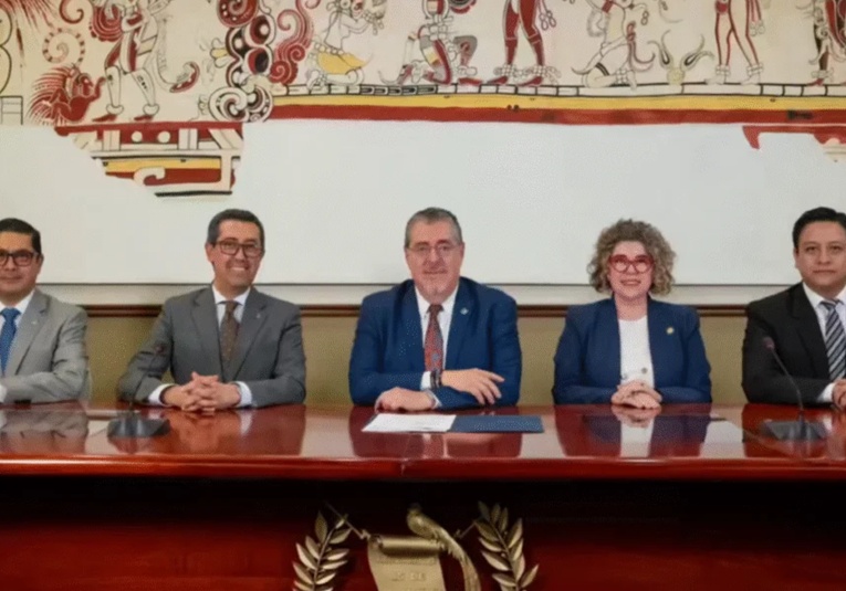 Gobierno presenta nueva iniciativa contra el lavado de dinero ante el Congreso