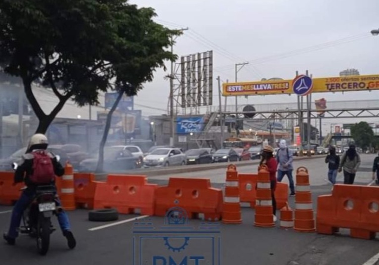 Guatemala continúa con 28 bloqueos en el día 18 de protestas guatemala-continua-con-28-bloqueos-en-el-dia-18-de-protestas-154005-154123.jpg