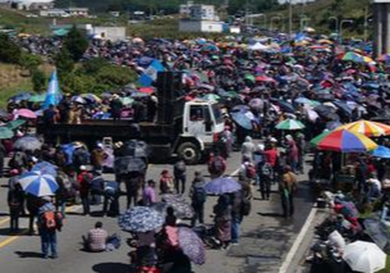 Guatemala en Crisis: Aumentan a 28 los Bloqueos en Carreteras y Centros de Distribución guatemala-en-crisis-aumentan-a-28-los-bloqueos-en-carreteras-y-centros-de-distribucion-121918-122036.jpg