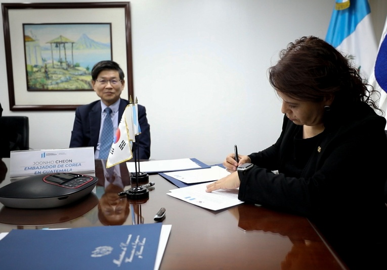 Guatemala fortalece vínculos comerciales con Corea del Sur mediante un nuevo tratado guatemala-fortalece-vinculos-comerciales-con-corea-del-sur-mediante-un-nuevo-tratado-144453-144647.jpg