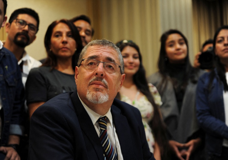 Guerra de declaraciones: Presidente electo y en funciones discrepan sobre la situación política actual guerra-de-declaraciones-presidente-electo-y-en-funciones-discrepan-sobre-la-situacion-politica-actual-124247-124311.jpg