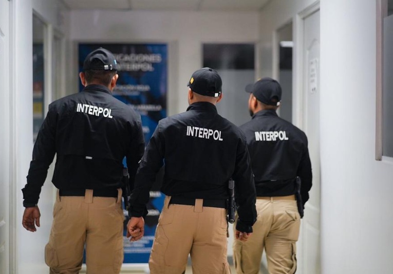Habilitan oficina de la INTERPOL en el Aeropuerto Internacional La Aurora habilitan-oficina-de-la-interpol-en-el-aeropuerto-internacional-la-aurora-191017-191041.jpg