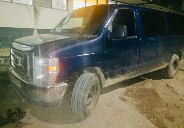 Hallan a 22 guatemaltecos hacinados en panel que fue abandonada  hallan-a-22-guatemaltecos-hacinados-en-panel-que-fue-abandonada-122751-122808.jpg