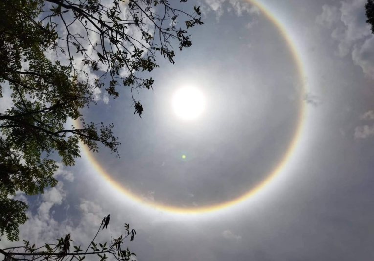 Halo solar un fenómeno que no ocurre con frecuencia sorprende a los guatemaltecos  halo-solar-un-fenomeno-que-no-ocurre-con-frecuencia-sorprende-a-los-guatemaltecos-163815-163844.png