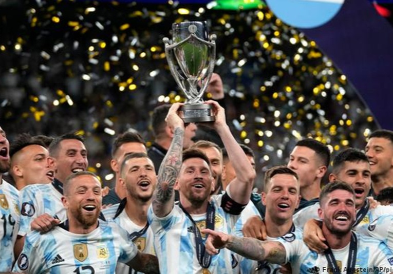 Hinchas alemanes ven a Argentina y Brasil entre los favoritos para ganar el Mundial de Qatar hinchas-alemanes-ven-a-argentina-y-brasil-entre-los-favoritos-para-ganar-el-mundial-de-qatar-123612-123649.jpg