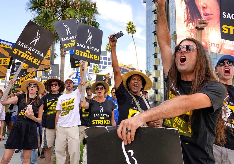 Hollywood rompe negociaciones con actores en huelga que denuncian tácticas de intimidación hollywood-rompe-negociaciones-con-actores-en-huelga-que-denuncian-t-cticas-de-intimidacion-094236-094321.jpg