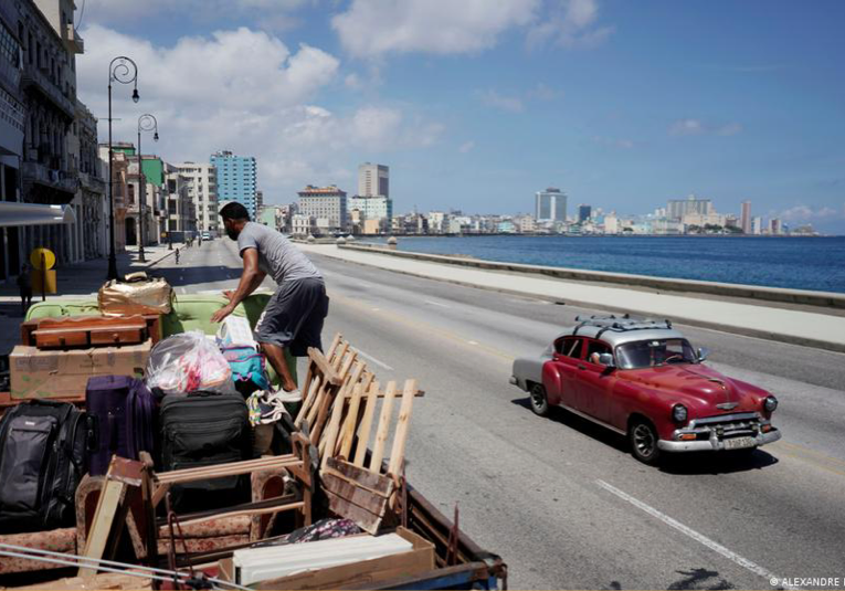 Ian se convierte en huracán de categorí­a 1 al acercarse a Cuba ian-se-convierte-en-hurac-n-de-categoria-1-al-acercarse-a-cuba-091926-092020.png