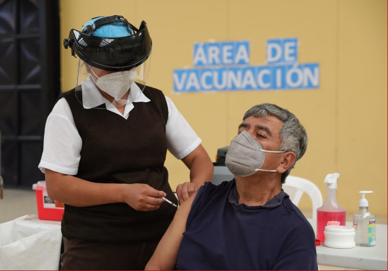  Inauguran centro de vacunación en San Pedro Sacatepéquez 