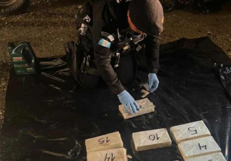 Incautan cargamento de cocaína en operativo en Izabal incautan-cargamento-de-cocaina-en-operativo-en-izabal-150713-150813.jpg